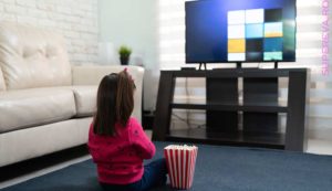 Televizorul poate influenta ceea ce mananca copilul tau